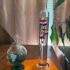Galileo thermometer